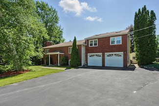 14 Johns Dr, Hooksett, NH 03106