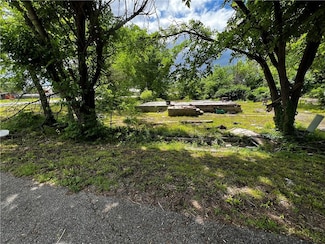 1041 Cleveland Ave, Baxter Springs, KS 66713