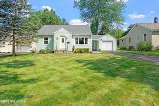 5 Buchman Dr, Albany, NY 12211