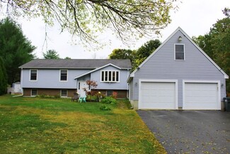 8 Evergreen Dr, Webster, MA 01570