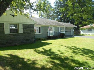 12 Price Dr, Pulaski, NY 13142