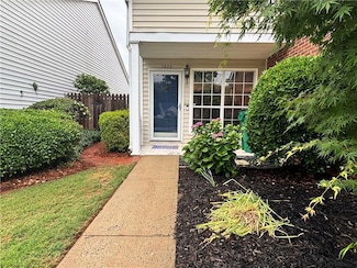 1822 Commonwealth Dr, Woodstock, GA 30188