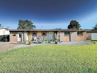 8 Deborah Dr, Roswell, NM 88201