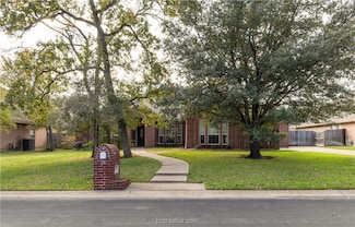 4604 Birdie Ct, College Station, TX 77845