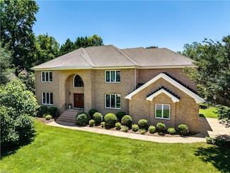 1532 Mirassou Ln, Virginia Beach, VA 23454