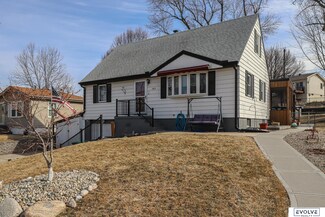3417 S 88th St, Omaha, NE 68124