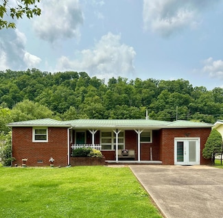 637 Ky Rt 1107, van Lear, KY 41265