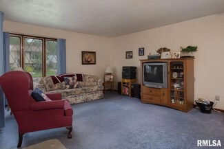 625 3rd St, Buffalo, IA 52728