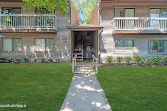 25 Claremont Ct, Red Bank, NJ 07701