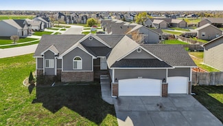 8497 E Chris St, Bel Aire, KS 67226