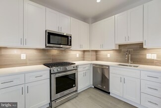 4008 Edmunds St NW Unit 9, Washington, DC 20007