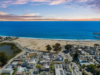 2727 E Cliff Dr, Santa Cruz, CA 95062
