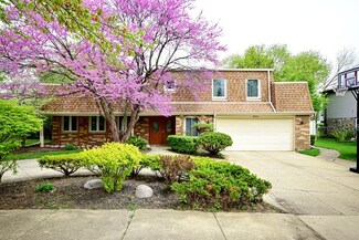 3844 Lizette Ln, Glenview, IL 60026