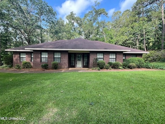 1462 Bridgers Dr, Raymond, MS 39154