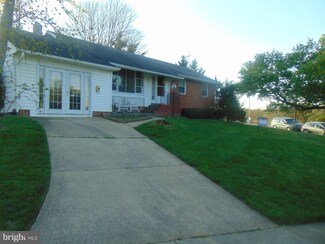 5814 Lamont Dr, New Carrollton, MD 20784