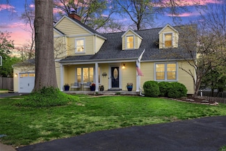 629 Meadowridge Ln, Saint Louis, MO 63122