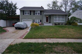106 Valley Run Dr, Cherry Hill, NJ 08002