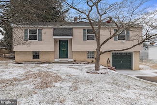 615 Ruth Ave, Upper Chichester, PA 19014