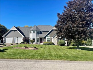 2420 Woodland Hills Dr, New Castle, PA 16101