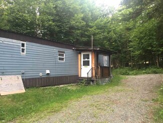 7 Angwins Trailer Park Dr, Pittsburg, NH 03592