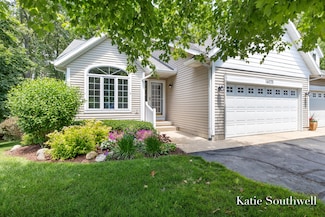 14025 Bayou Ridge Cir, Grand Haven, MI 49417