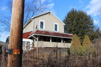 419 Lairds Crossing Rd, Worthington, PA 16262