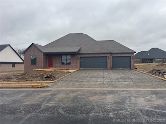 1461 N Angus Ave, Tahlequah, OK 74464