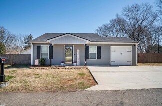 101 Gardenia Ln, Spartanburg, SC 29301