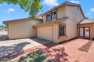 8201 E Harry St, Wichita, KS 67207