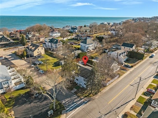 16 Courtway St, Narragansett, RI 02882