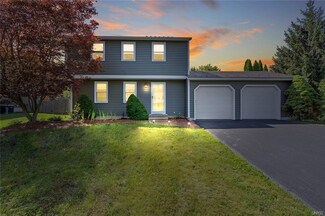 217 Woodmont Dr, Camillus, NY 13031