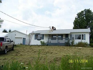10577 Mckinstry Rd, Delevan, NY 14042