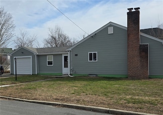 73 Tucker St, Lincoln, RI 02865