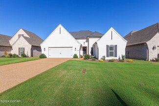 51 Emerald Breeze Dr, Jackson, TN 38305