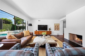 1111 W Sharon Rd, Santa Ana, CA 92706