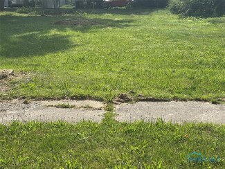 435 S 7th St, Upper Sandusky, OH 43351