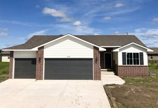 604 S Horseshoe Bend St, Maize, KS 67101