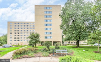 6631 Wakefield Dr Unit 207, Alexandria, VA 22307