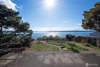 3919 SW Arroyo Dr, Seattle, WA 98146