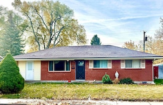 975 E 17th N, Mountain Home, ID 83647