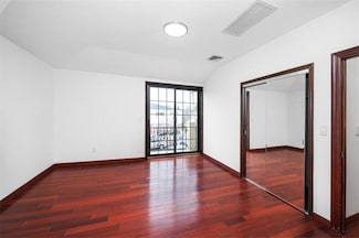 6339 136th St Unit 1, Flushing, NY 11367
