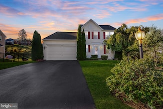 2432 Crystal Clear Dr, Hanover, PA 17331