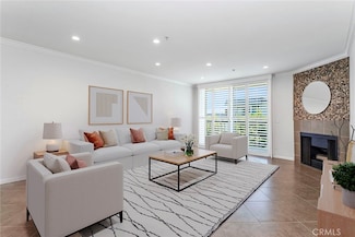 7320 Hawthorn Ave Unit 102, Los Angeles, CA 90046