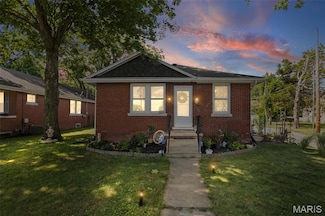 15 S 71st St, Belleville, IL 62223