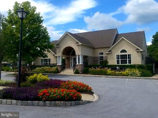 13 Ashtree Ln Unit 143, Malvern, PA 19355