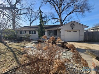 7017 Dunn Dr, Holland, OH 43528