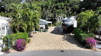 5651 Maplewood Ct, Fort Myers, FL 33905