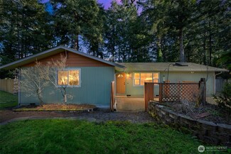 8842 Daffodil Ln SE, Olympia, WA 98513