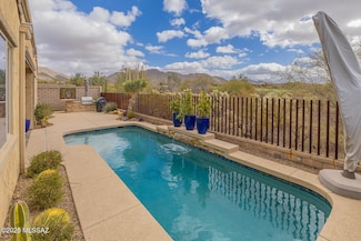 6535 W Whispering Windmill Ln, Marana, AZ 85658