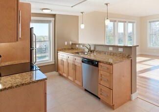 87 New St Unit 207, Cambridge, MA 02138